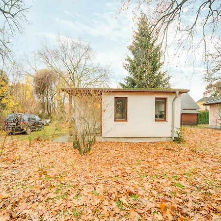 Mahlow Garden Retreat, Cleaning Included *