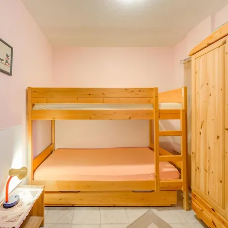 Mahlow Garden Retreat, Cleaning Included *