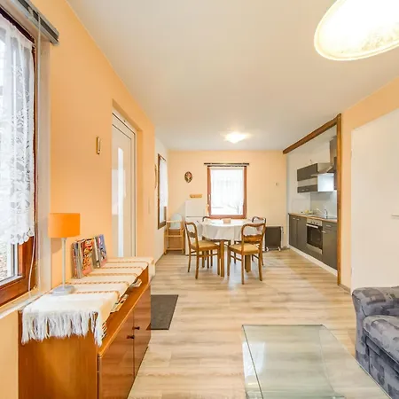 Mahlow Garden Retreat, Cleaning Included * ブランケンフェルデ＝マーロウ